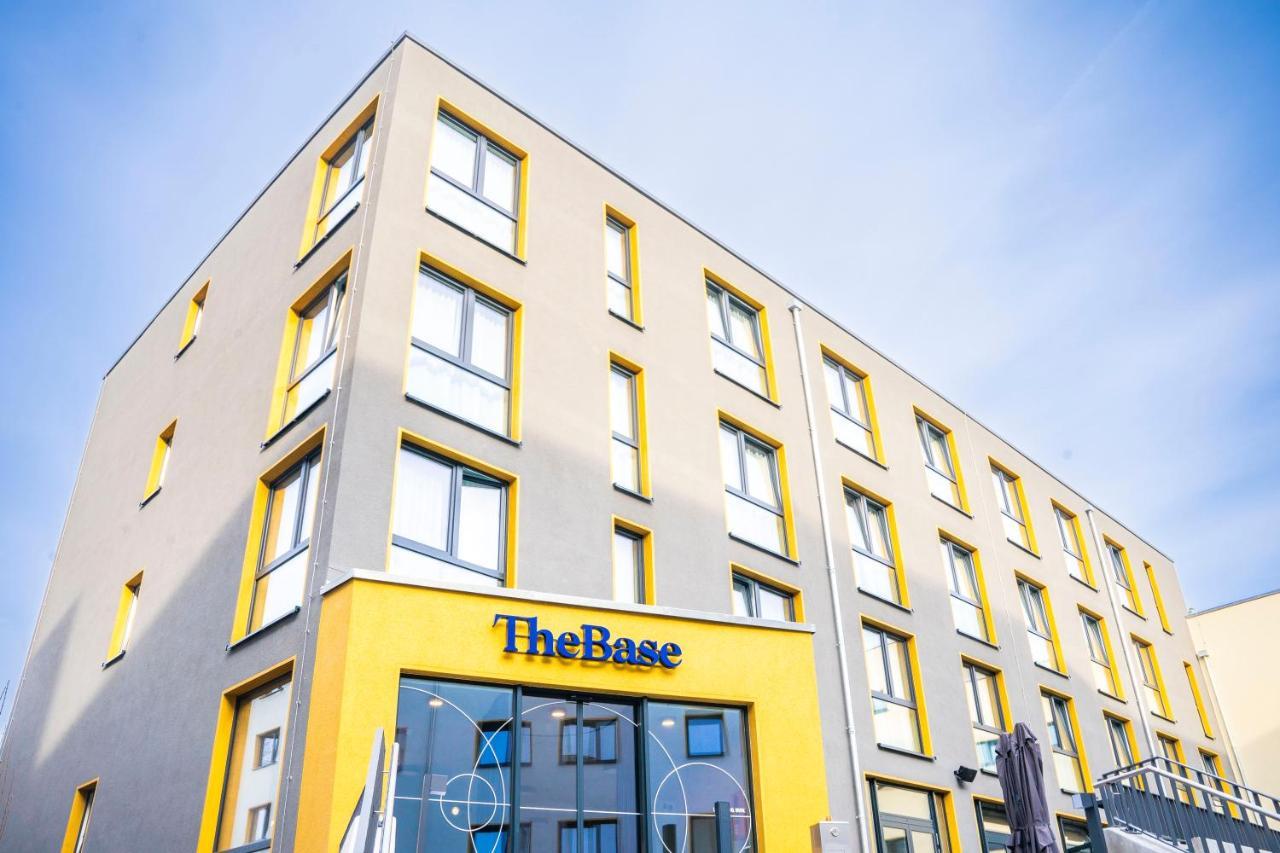 The Base Berlin One Hotell Exteriör bild