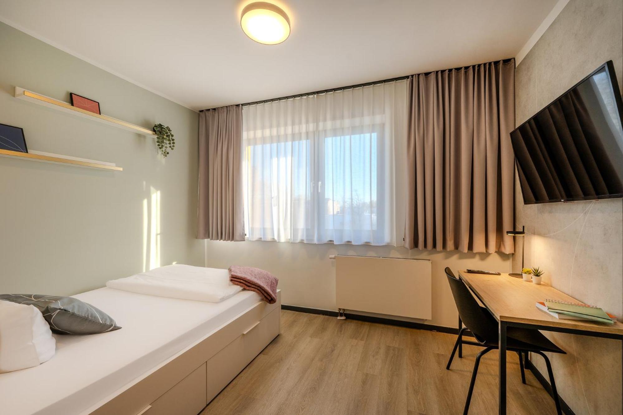 The Base Berlin One Hotell Exteriör bild