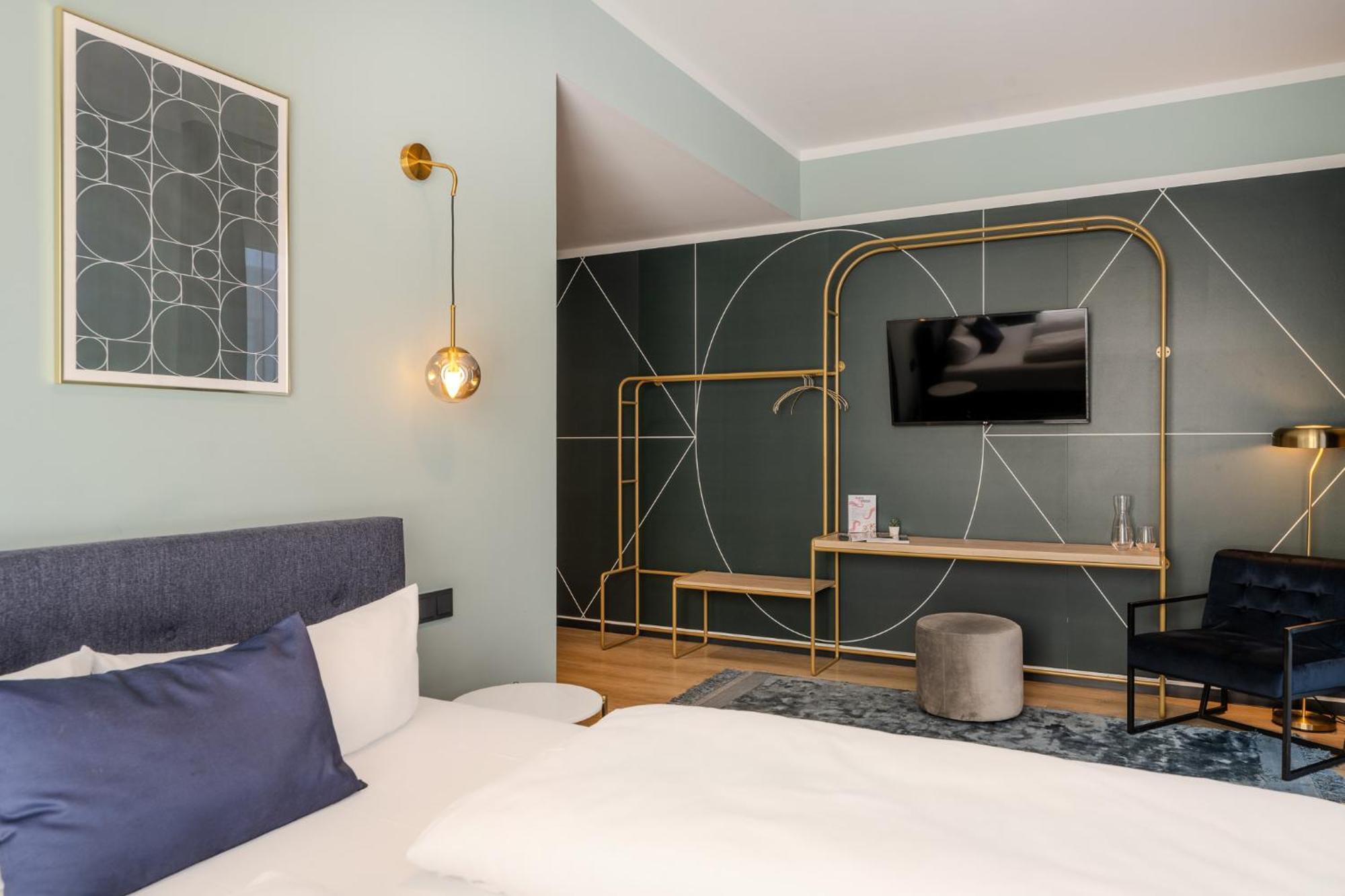 The Base Berlin One Hotell Exteriör bild